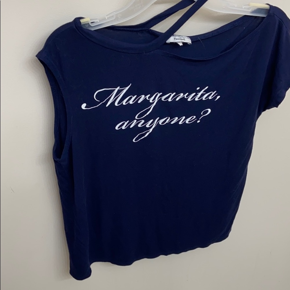 Open shoulder T-shirt